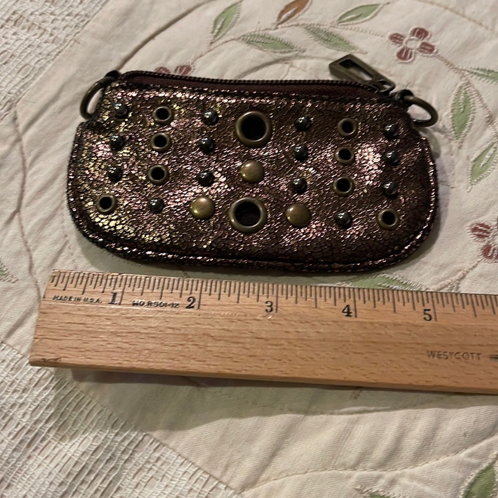 Vintage Cute coin purse. Zippered. Bronze